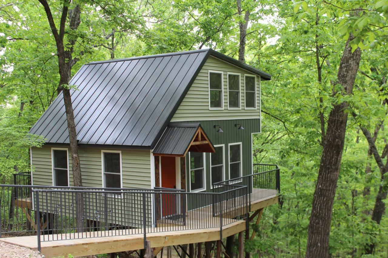 فيلا Secluded Treehouse In The Woods - Tree Hugger Hideaway برانسون المظهر الخارجي الصورة